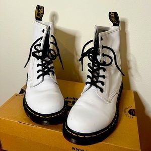 Dr.Martens 1460 softy T soft leather boots.
.